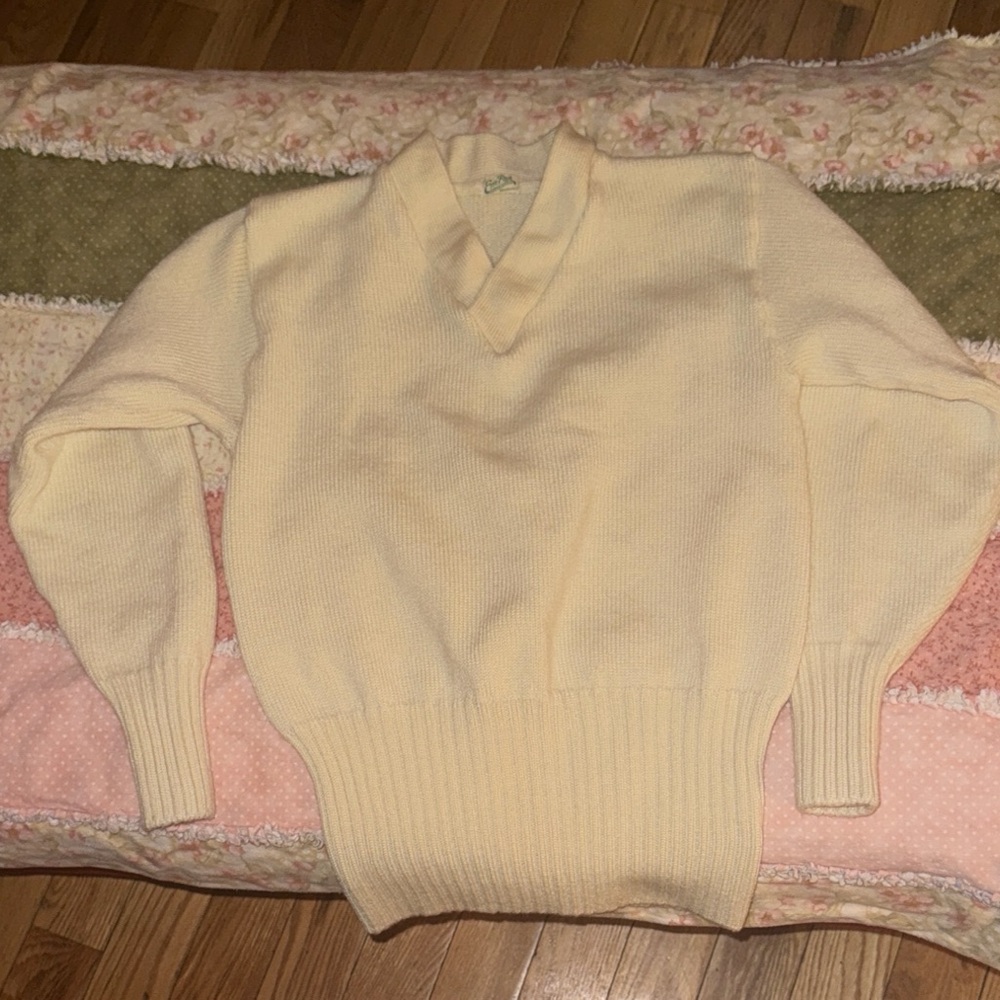 Em-roe Varsity Sweater Cream Sz: S Original 1930-40s Vintage collector’s item.